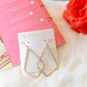 KENDRA SCOTT Sophee Drop Earrings In Gold